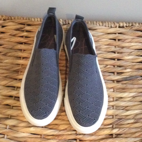 🌿NEW Navy Blue Slip-Ons🌿 - Picture 9 of 9